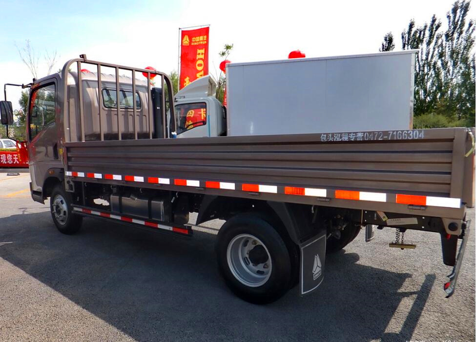 中国重汽HOWO 悍将 102马力 4.2米单排栏板式轻卡5